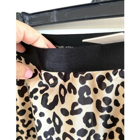Victoria’s Secret x Knit Riot ✦ Satin Leopard Skirt ✦ Elastic Waist Mini XS NWT - Picture 8 of 13